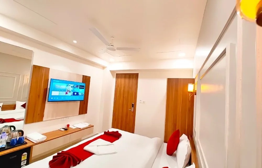 When to Book, Where to Stay, and How to Save: A Practical Hotel Booking Guide for Short and Extended Trips at RG Residency